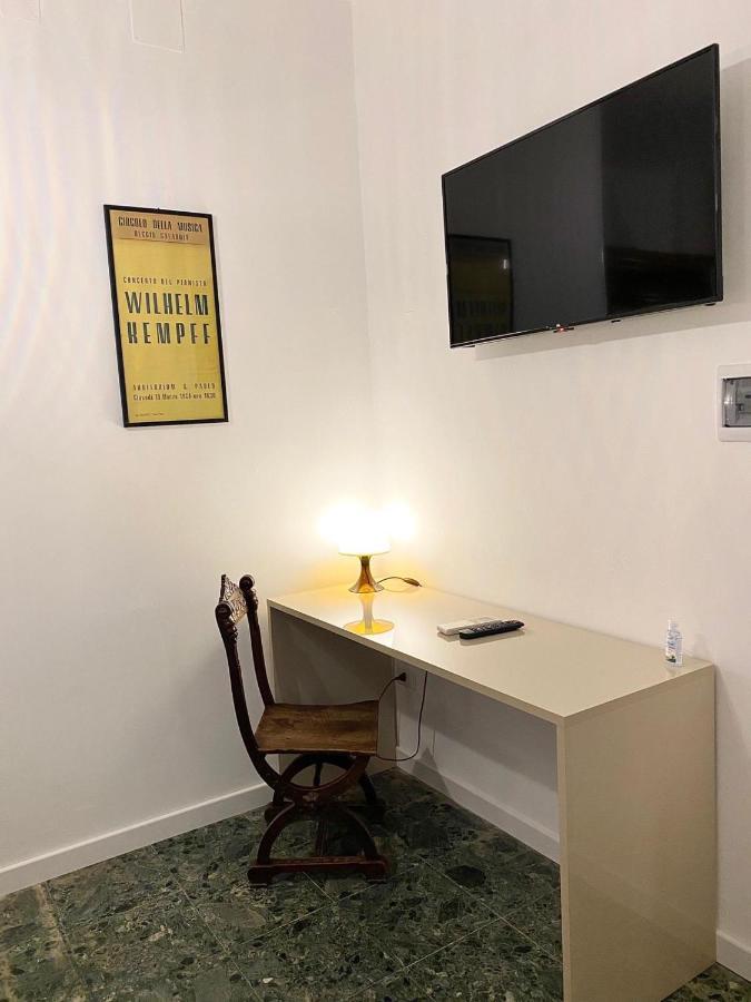 Al Teatro Bed & Breakfast Reggio di Calabria Exterior foto