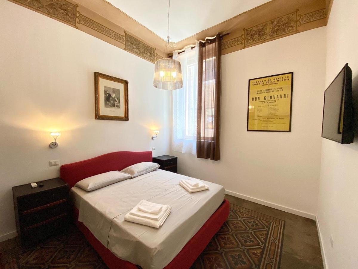 Al Teatro Bed & Breakfast Reggio di Calabria Exterior foto